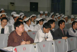 	萬康餐飲公司是(shì)如(rú)何确保食堂飯菜質量的(de)