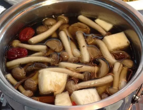 	初春養生(shēng)菜多(duō)吃(chī)菌類滋補又(yòu)養身(shēn)